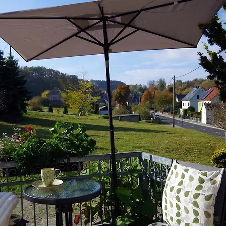 Holiday home Gemuetliches Tiny House Mit Kamin, Fahrradgarage Und Sonnenterrasse Steina (Saxony)