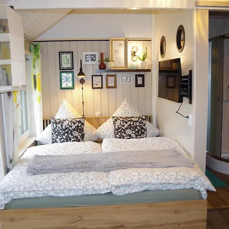 Holiday home Gemuetliches Tiny House Mit Kamin, Fahrradgarage Und Sonnenterrasse